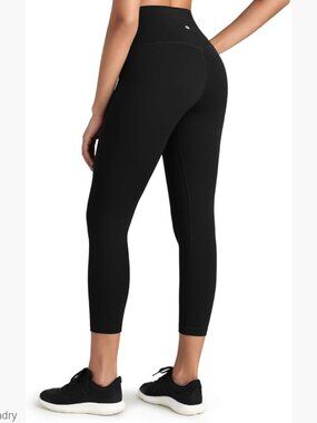 Medium Plus Support Compression Workout Leggings 21'' Capri Pants